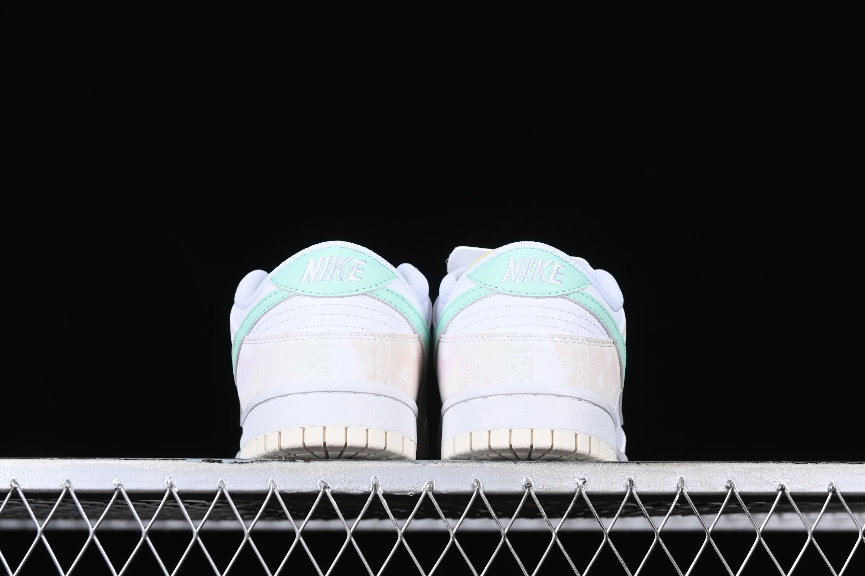 All categories Nk SB Dunk series Nk SB Dunk Low low-top sneakers F version Nk Dunk Low GS "Paisley Print" tie-dyed SB low-top sports and casual sneakers FJ7707-131